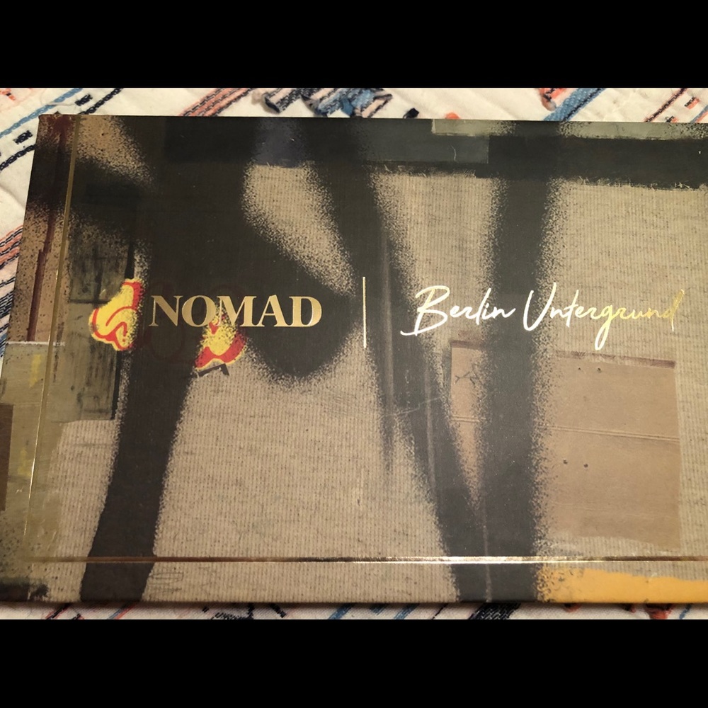 Nomad eyeshadow pallet